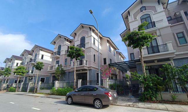 Bán biệt thự vườn sang trọng, đẳng cấp, sịn xò, giá bình dân.