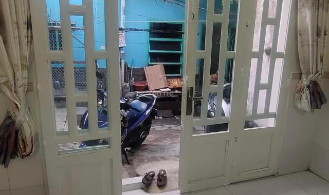 Gần Ecogreen, P Tân Thuận Tây Q7. Trệt lầu, ngang 4m nở hậu 6m. Sổ HR. 2,3 tỷ