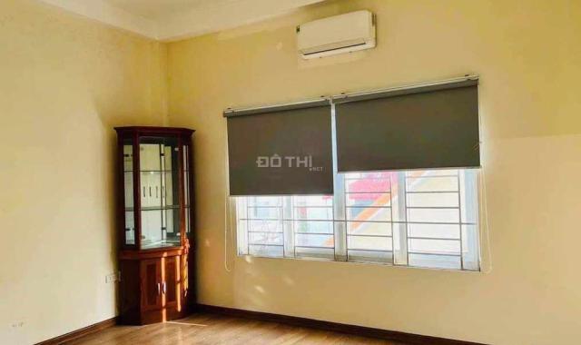Bán nhà 5 tầng dtich 48m2 ở luôn, gần ô tô giá rẻ ngõ An Dương Vương Tây Hồ. Giá 4.7 tỷ