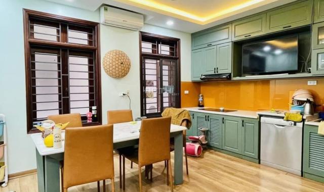 BÁN nhà MP đường 19/5 văn quán hà đông ô tô tránh 5 tầng 86m chỉ 18 tỷ