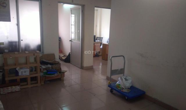Còn 2 phòng trống cho thuê làm văn phòng (10-15m2) Có sẵn bàn ghế. Giá 2tr/ph