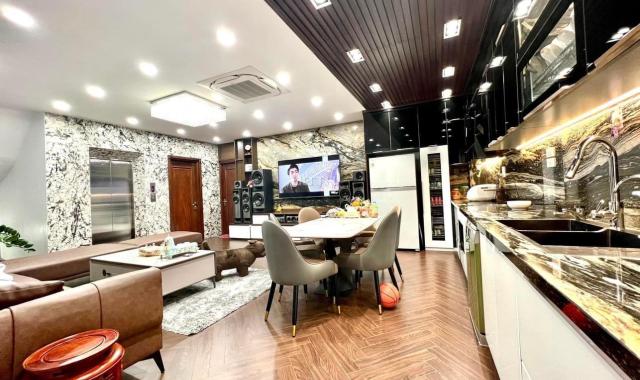 VIP! GIÁ SHOCK! Đầu tư đỉnh cao tòa văn phòng Phố Nguyễn Văn Cừ, dòng tiền khủng, 210m2; 4x tỷ