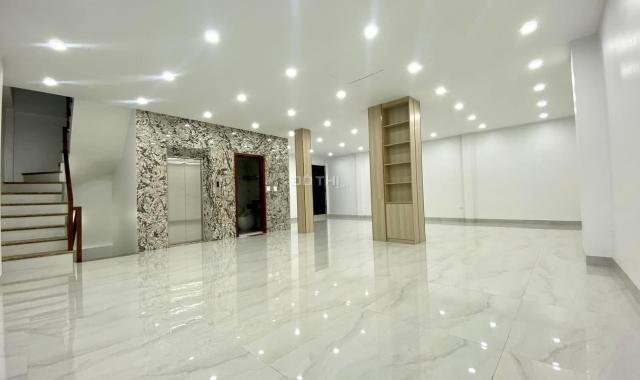 VIP! GIÁ SHOCK! Đầu tư đỉnh cao tòa văn phòng Phố Nguyễn Văn Cừ, dòng tiền khủng, 210m2; 4x tỷ