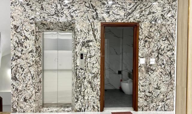 VIP! GIÁ SHOCK! Đầu tư đỉnh cao tòa văn phòng Phố Nguyễn Văn Cừ, dòng tiền khủng, 210m2; 4x tỷ