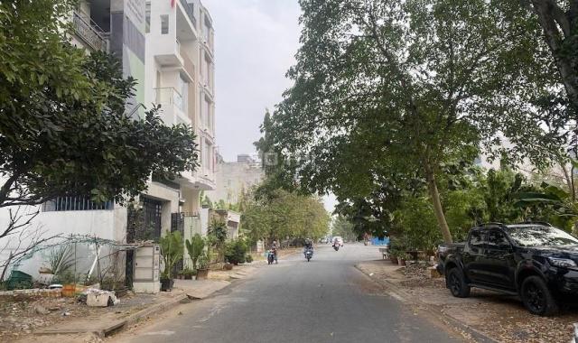 Bán đất mặt tiền công viên đường Trương Văn Bang KDC thế kỷ 21 Q.2 (102m2)
