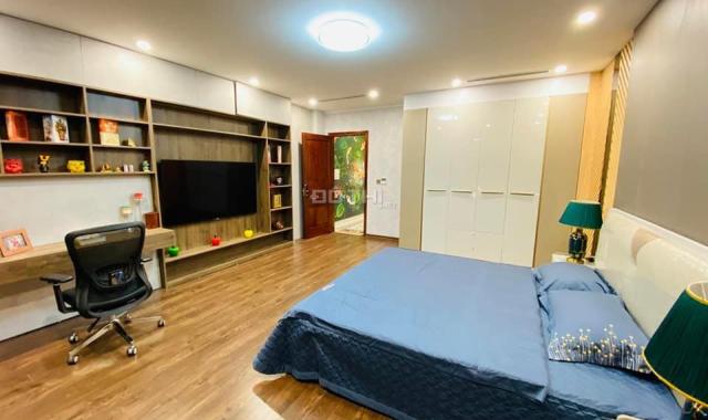 Bán nhà Kim Đồng tặng nội thất tiền tỉ 76m2 x 8 tầng thang máy chỉ 13.5 tỷ