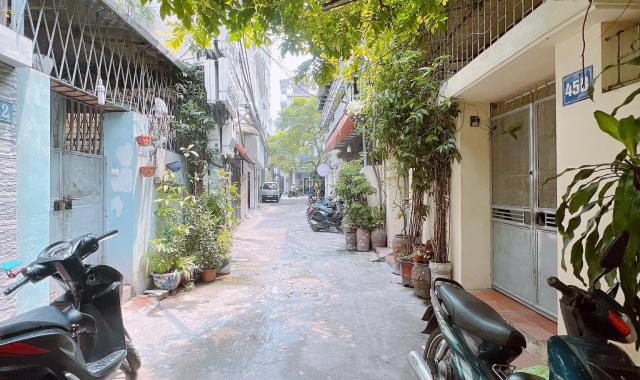 Nhà phố Hoa Bằng, quận Cầu Giấy, gần 40m2 x 5 tầng, 3 phòng ngủ đẹp, nhỉnh 4 tỷ ở ngay!!!