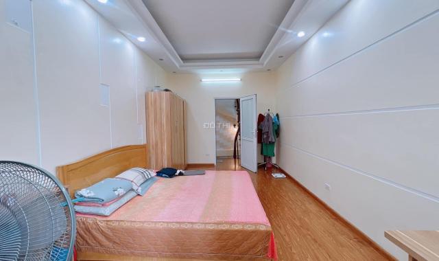 Nhà phố Hoa Bằng, quận Cầu Giấy, gần 40m2 x 5 tầng, 3 phòng ngủ đẹp, nhỉnh 4 tỷ ở ngay!!!