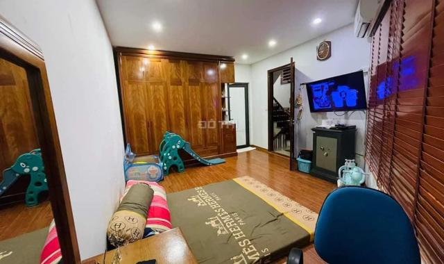GIA CHỦ CẦN BÁN GẤP NGÔI NHÀ KHƯƠNG ĐÌNH THANH XUÂN DT 40m ,5 tầng, MT 6m