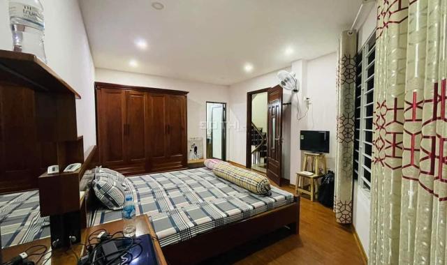 GIA CHỦ CẦN BÁN GẤP NGÔI NHÀ KHƯƠNG ĐÌNH THANH XUÂN DT 40m ,5 tầng, MT 6m