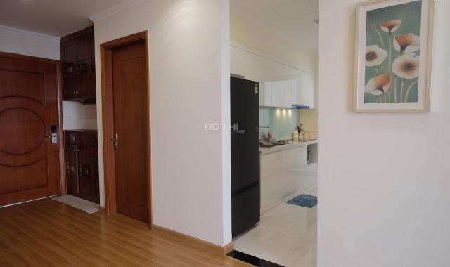 Cần cho thuê căn hộ 2 phòng ngủ tại chung cư Vinhomes Nguyễn Chí Thanh, vào ở được luôn