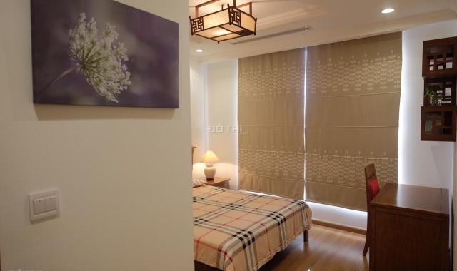 Cần cho thuê căn hộ 2 phòng ngủ tại chung cư Vinhomes Nguyễn Chí Thanh, vào ở được luôn
