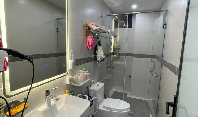 Bán gấp nhà Phố Xuân Thủy, Cầu Giấy, 35m2, 5 tầng, 3 ngủ, ngõ rộng, giá 3.8 tỷ.