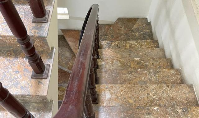 Bán nhà cầu Bươu Thanh Trì ô tô đỗ cửa 36m2 5 tầng 2.65 tỷ