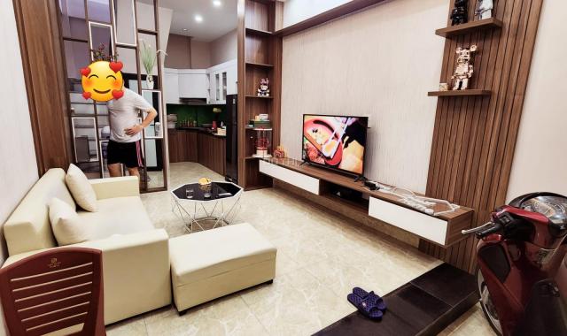 Bán Nhà Quận Đống Đa, Ở Ngay, Tặng Nội thất, 38m x5 tầng. MT3,7m giá 4,x tỷ