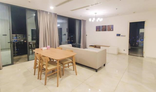 Cho thuê căn Vinhomes Golden River 4PN, 149m2 nội thất của chủ đầu tư