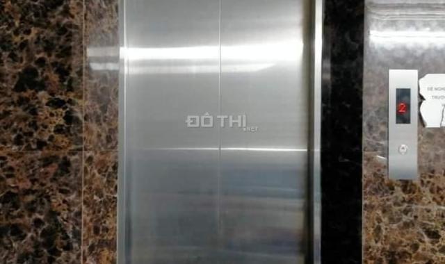 Nguyễn Khang mặt phố, DT 150m, xây 5 tầng, mặt tiền 8m, giá 35 tỷ.