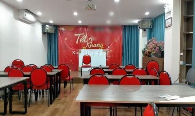 Nguyễn Khang mặt phố, DT 150m, xây 5 tầng, mặt tiền 8m, giá 35 tỷ.
