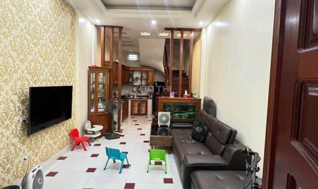 Bán nhà Nguyễn Khang, Cầu Giấy 36m2 xây 5 tầng, cách đường ô tô 10m giá 4.8 tỷ