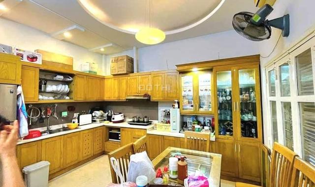 Gấp Gấp Gấp !! Trần Quốc Hoàn - Dt 60m - Mt 5.5m - Ô tô - Nhà đẹp - Giá 9.5 tỷ