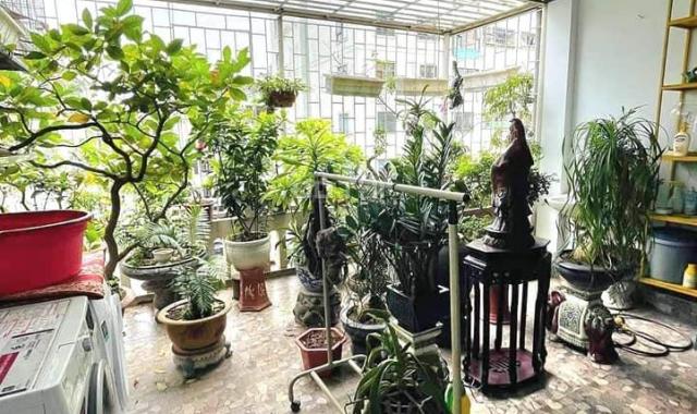 Gấp Gấp Gấp !! Trần Quốc Hoàn - Dt 60m - Mt 5.5m - Ô tô - Nhà đẹp - Giá 9.5 tỷ