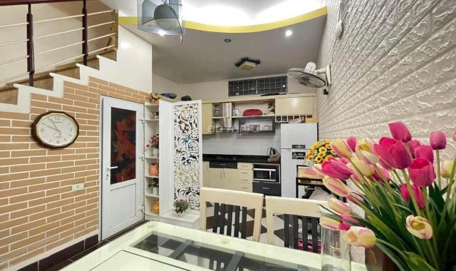 Bán Nhà Quận Đống Đa, Ở Ngay, Dân Xây, Ngõ Rộng. 37m x5 tầng.MT3,9m. 4,x tỷ