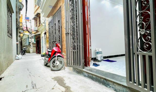 Bán nhà Tả Thanh Oai Thanh Trì 40m2, 4 tầng lô góc nhỉnh 2 tỷ