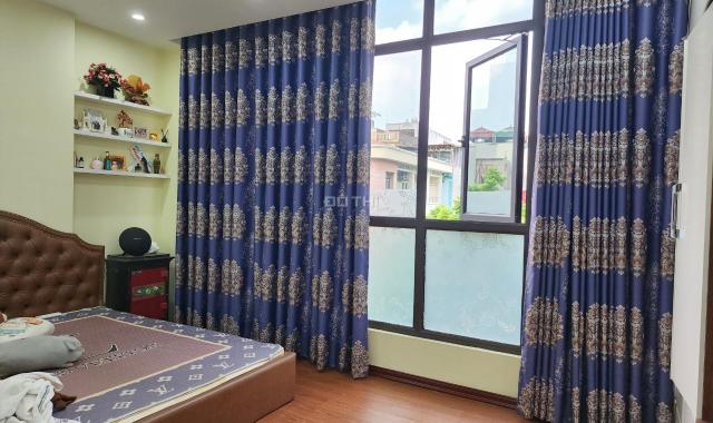 Chính chủ Bán nhà Bùi xương trạch, Oto tránh, KD sầm uất, DT: 50m2, 5 tầng, MT: 5,5m, giá 7,6 tỷ