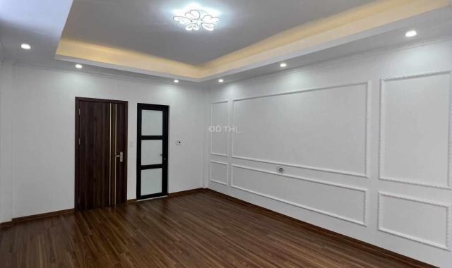 Chính chủ bán nhà ngõ 466 Ngô Gia Tự, Long Biên, 30m2, 5 tầng, 3 ngủ, gần mặt phố, giá 2,9 tỷ