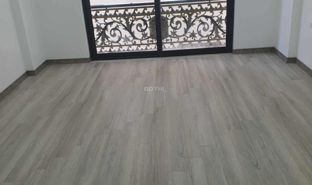 Chính chủ bán nhà ngõ 466 Ngô Gia Tự, Long Biên, 30m2, 5 tầng, 3 ngủ, gần mặt phố, giá 2,9 tỷ