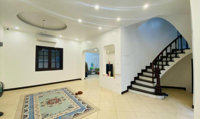 Biệt thự Tô Ngọc Vân, Tây Hồ, lô góc, 200m2 x 4 tầng, Mt 15m. hạ chào 12,1 tỷ. giá mới 65.9 tỷ.