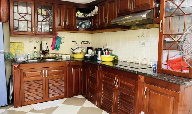 Bán nhà đẹp đại la, gần trường ĐH kinh tế 49m2, 4 tầng, giá 4,7 tỷ