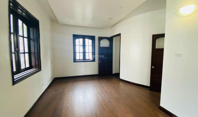 Biệt thự Tô Ngọc Vân, Tây Hồ, lô góc, 200m2 x 4 tầng, Mt 15m. hạ chào 12,1 tỷ. giá mới 65.9 tỷ.