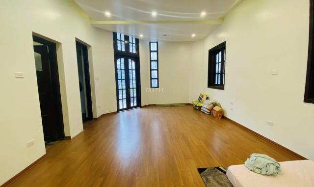 Biệt thự Tô Ngọc Vân, Tây Hồ, lô góc, 200m2 x 4 tầng, Mt 15m. hạ chào 12,1 tỷ. giá mới 65.9 tỷ.