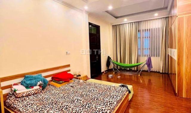 Bán nhà Nguyễn Khang - Dt 85m - Mt 5.5m - ô tô - Sổ đẹp - Giá 10.1 tỷ