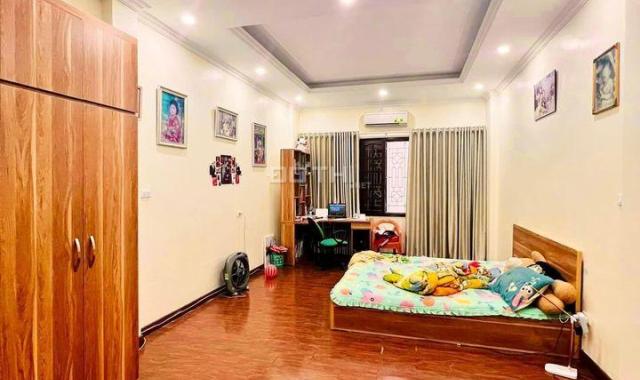 Bán nhà Nguyễn Khang - Dt 85m - Mt 5.5m - ô tô - Sổ đẹp - Giá 10.1 tỷ