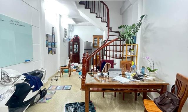 Chính chủ bán nhà đẹp ở ngay, tặng nội thất 37m, 4 tầng, giá 4,25 tỷ