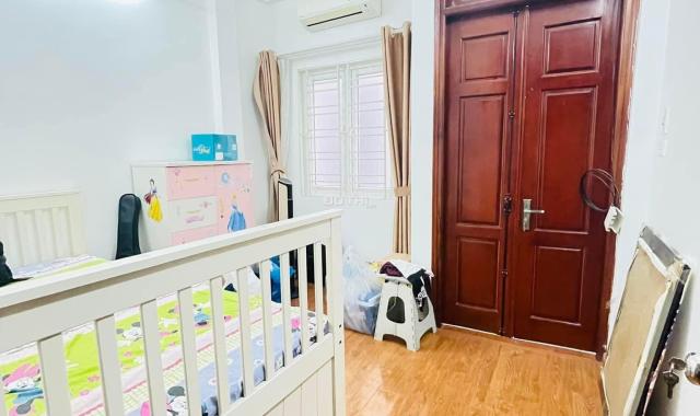 Chính chủ bán nhà đẹp ở ngay, tặng nội thất 37m, 4 tầng, giá 4,25 tỷ
