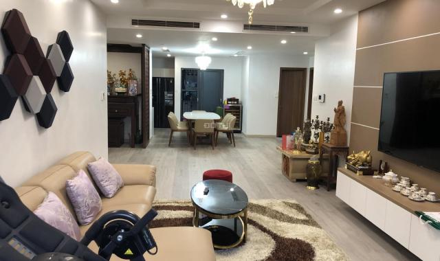 Cho thuê căn 3 ngủ full đồ đẹp ở Discovery - 302 Cầu Giấy, nhà thoáng view đẹp. Lh 0932438182