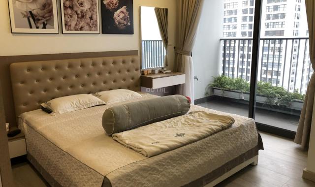 Cho thuê căn 3 ngủ full đồ đẹp ở Discovery - 302 Cầu Giấy, nhà thoáng view đẹp. Lh 0932438182