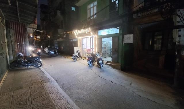 Bán Nhà Quận Đống Đa. Oto vào nhà, Gần Phố. 48m x4 tầng.MT4,6m. 8,x Tỷ