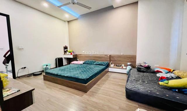 Bán Nhà Quận Đống Đa. Oto vào nhà, Gần Phố. 48m x4 tầng.MT4,6m. 8,x Tỷ