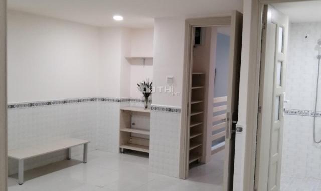 Bán CHDV ngay chợ Rạch Ông phường 2 , quận 8 DT : 5x22m
