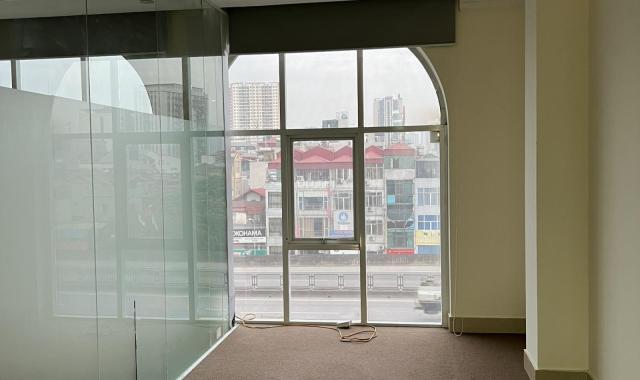Chính chủ cho thuê văn phòng mặt đường Nguyễn Xiển, DTSD 150m2, thông sàn