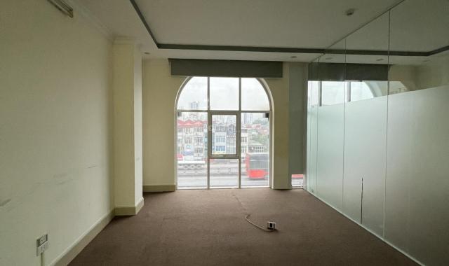 Chính chủ cho thuê văn phòng mặt đường Nguyễn Xiển, DTSD 150m2, thông sàn