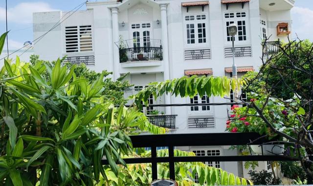 Chính chủ cần tiền bán gấp nhà mặt tiền đường Huy Cận, trung tâm Hải Châu