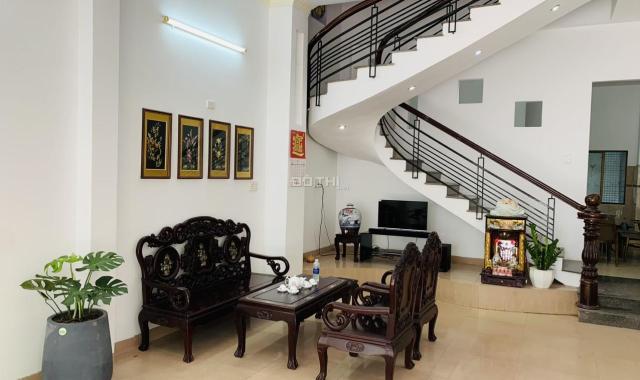 Chính chủ cần tiền bán gấp nhà mặt tiền đường Huy Cận, trung tâm Hải Châu