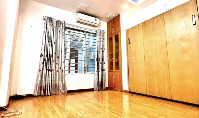Bán gấp nhà Bạch Mai 50m2, 5 tầng, MT 4,5M, ba gác 2 thoáng , gần phố nhỉnh 6 tỷ TL