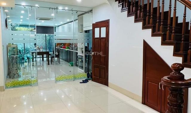 Bán nhà mặt phố Kim Mã, DT 208m2, xây 5 tầng, mặt tiền chính 5m, mặt ngõ 25m, giá 80 tỷ