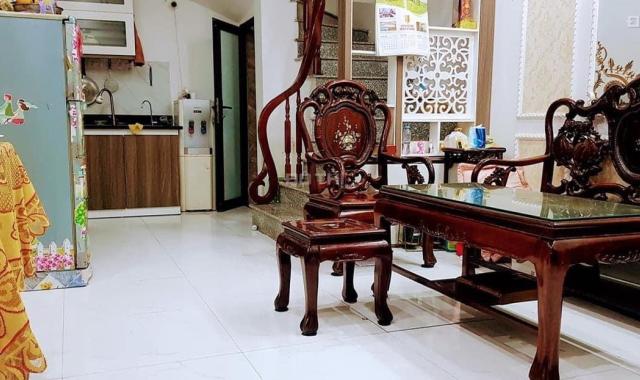 Bán nhà mới xây 2 năm , ô tô tránh 50m, 30m2 xây 5 tầng MT 3.8m gần Ciputra chỉ 3.45 tỷ 0948031338